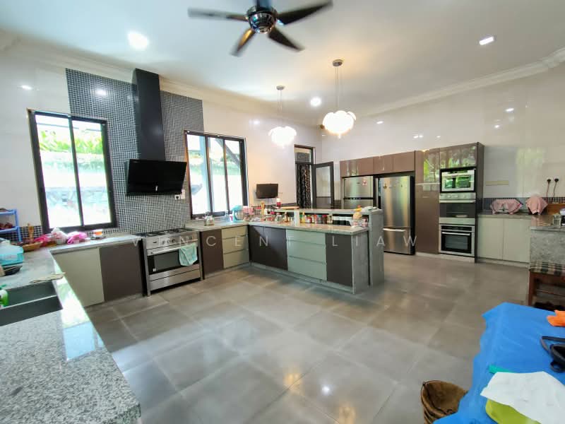 Bungalow for Sale in Seksyen U2 (Saujana) - Vincent Liaw - Kitchen - PropertyGuru.com.my