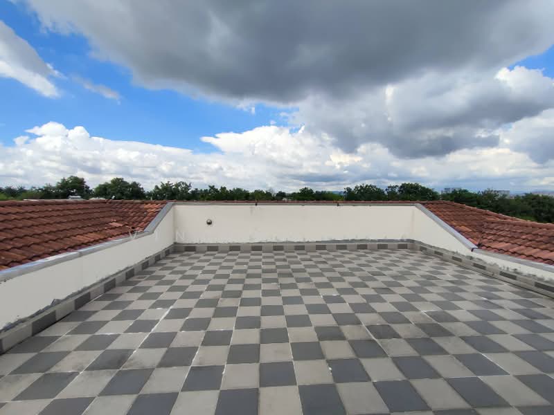 Bungalow for Sale in Seksyen U2 (Saujana) - Vincent Liaw - Roof - PropertyGuru.com.my