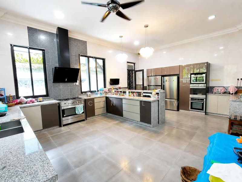 Bungalow House untuk Dijual di Seksyen U2 (Saujana) - Vincent Liaw - Kitchen - PropertyGuru.com.my