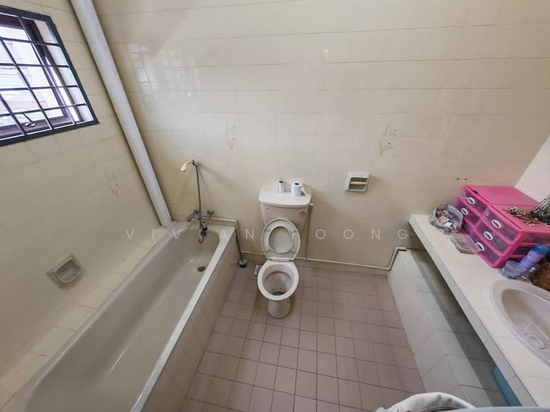 Rumah Teres 2 Tingkat untuk Dijual di Ipoh (Perak) - Vivian Foong - Bathroom - PropertyGuru.com.my