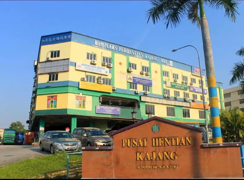 Shop for Rent in Kajang (Selangor) - Chris Lee - Exterior - PropertyGuru.com.my