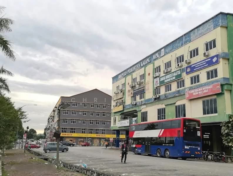 Shop for Rent in Kajang (Selangor) - Chris Lee - Exterior - PropertyGuru.com.my