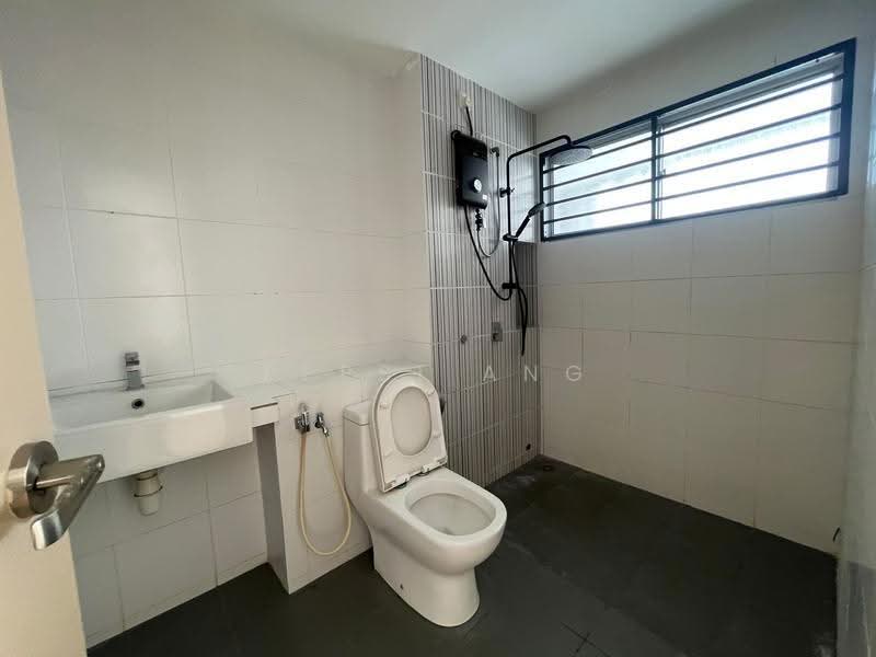 2-storey Terraced House for Rent in Klang (Selangor) - Pepsi Ang - Bathroom - PropertyGuru.com.my