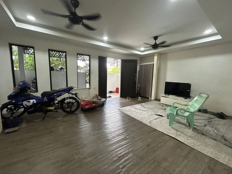 Rumah Teres untuk Dijual di Taman Bukit Subang (Shah Alam) - Ashraff Daniel - PropertyGuru.com.my