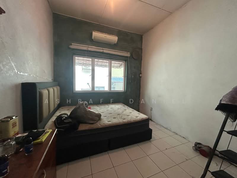 Rumah Teres untuk Dijual di Taman Bukit Subang (Shah Alam) - Ashraff Daniel - PropertyGuru.com.my