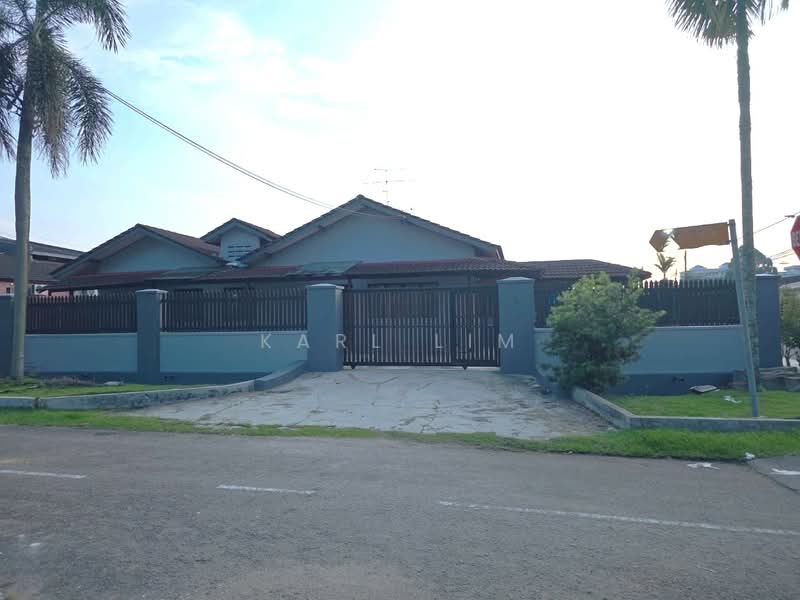 Rumah Teres 1 Tingkat untuk Dijual di Taman Sri Tebrau (Johor Bahru) - Karl Lim - Exterior - PropertyGuru.com.my