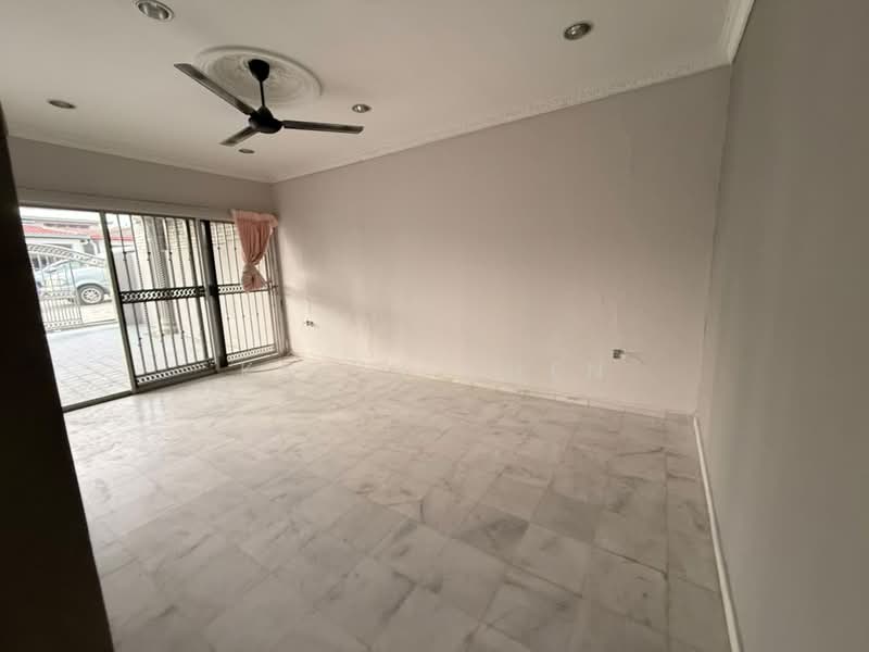 Rumah Teres 1 Tingkat untuk Disewa di Taman Taynton View (Cheras) - Kevin Chen - Living Room - PropertyGuru.com.my
