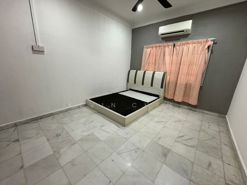 Rumah Teres 1-Tingkat untuk Disewa di Taman Taynton View (Cheras) - Kevin Chen - Bedroom - PropertyGuru.com.my