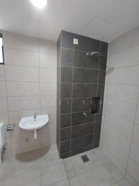 Servis Apartment untuk Disewa di Luminari - Samuel Yeoh - Bathroom - PropertyGuru.com.my