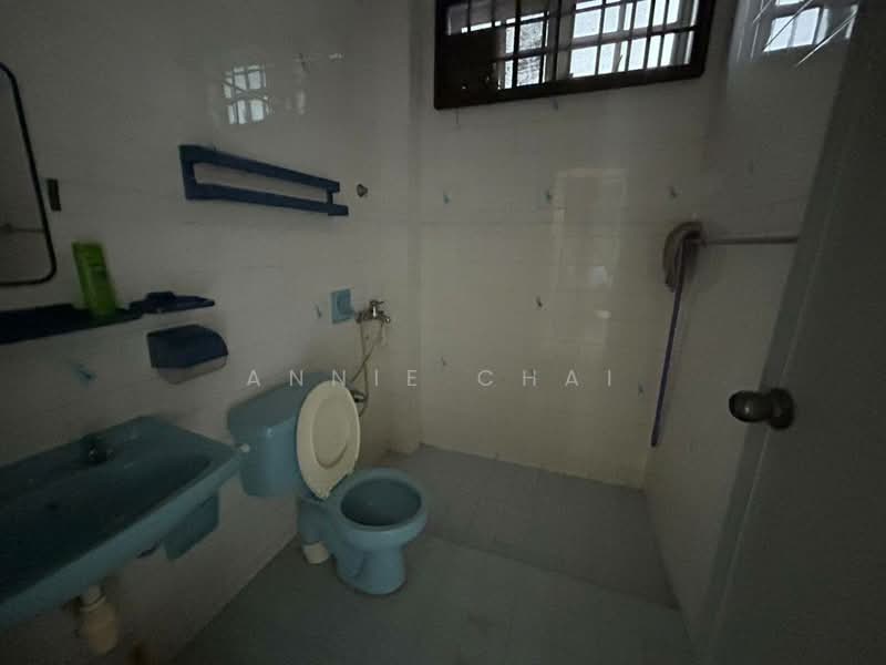 Bungalow for Sale in Taman Perling (Perling) - Annie Chai - Bathroom - PropertyGuru.com.my