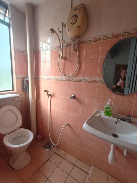 Pejabat untuk Dijual di Taman Cahaya (Ampang) - Debbie Yee - Bathroom - PropertyGuru.com.my
