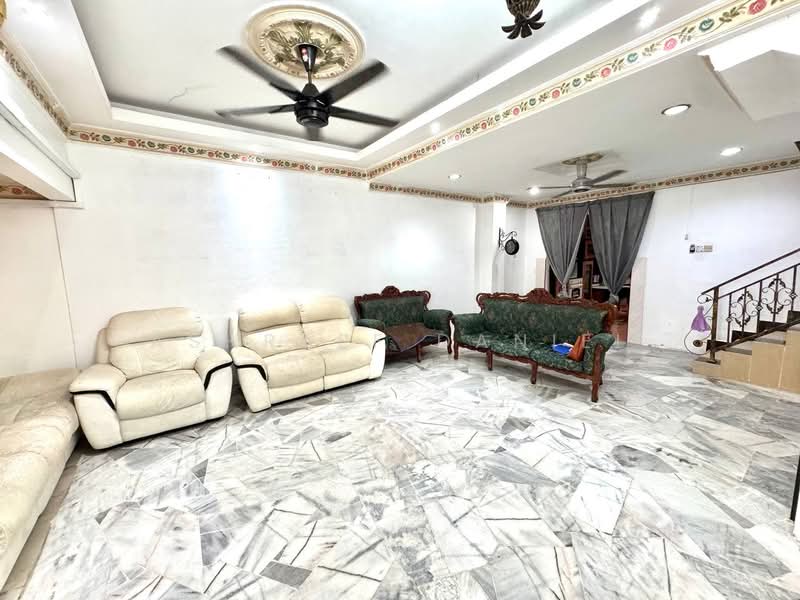 Rumah Teres 2 Tingkat untuk Dijual di Taman Klang Utama (Kapar) - Ashraff Daniel - Living Room - PropertyGuru.com.my