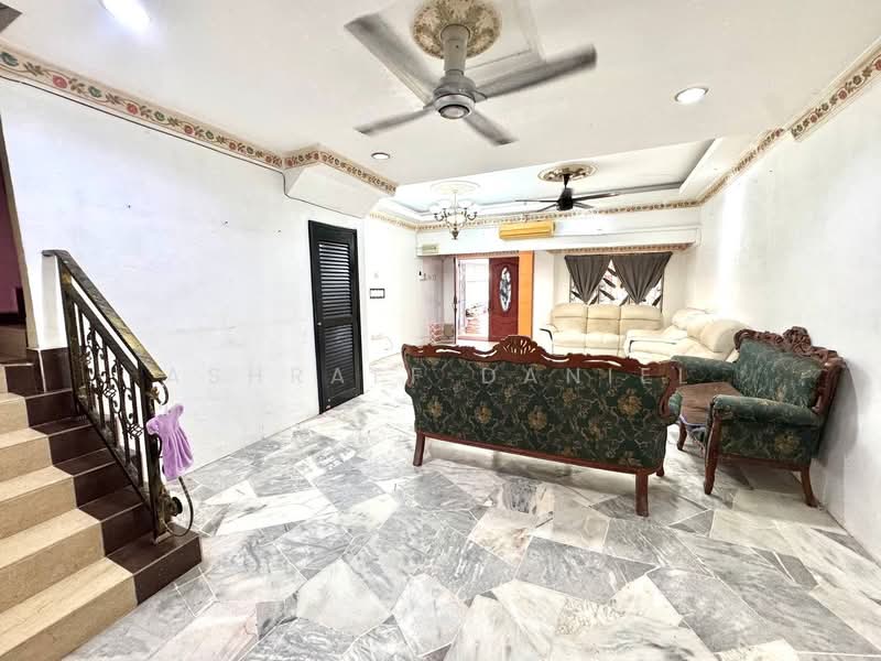 Rumah Teres 2 Tingkat untuk Dijual di Taman Klang Utama (Kapar) - Ashraff Daniel - Living Room - PropertyGuru.com.my
