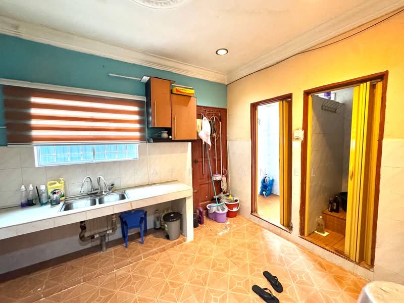 Rumah Teres 2 Tingkat untuk Dijual di Taman Klang Utama (Kapar) - Ashraff Daniel - Kitchen - PropertyGuru.com.my