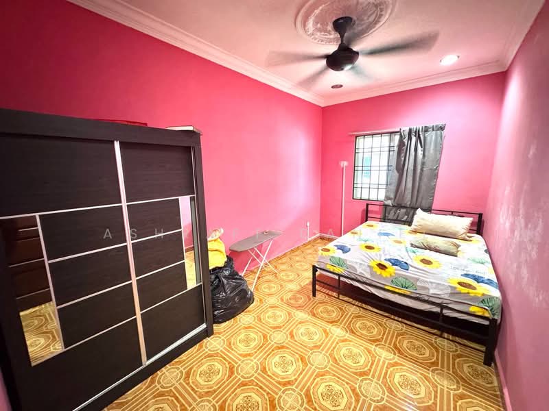 Rumah Teres 2 Tingkat untuk Dijual di Taman Klang Utama (Kapar) - Ashraff Daniel - Bedroom - PropertyGuru.com.my