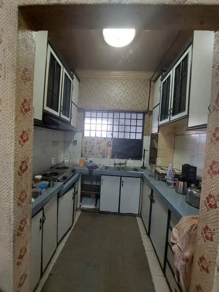 Flat for Sale at Desa Selatan - Eric Kang - Kitchen - PropertyGuru.com.my