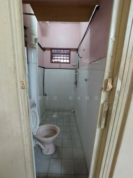 Flat for Sale at Desa Selatan - Eric Kang - Bathroom - PropertyGuru.com.my