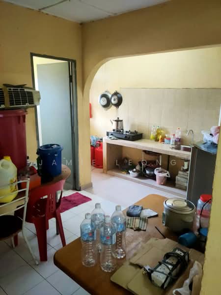 Pangsapuri untuk Dijual di Taman Petaling Utama Flat - Jamie Leong - Kitchen - PropertyGuru.com.my
