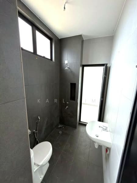 Rumah Teres 2-Tingkat untuk Dijual di Setia Eco Cascadia (Tebrau) - Karl Lim - Bathroom - PropertyGuru.com.my