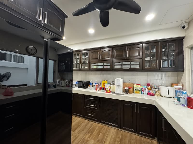 2.5-storey Terraced House for Sale in Usj 16 (Subang Jaya) - Jeslyn Chua - Kitchen - PropertyGuru.com.my