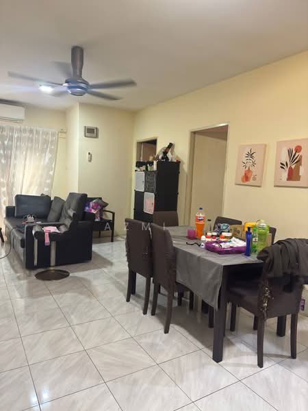 Apartment for Sale at Lakeview Apartments - Azmi . - Living Room - PropertyGuru.com.my