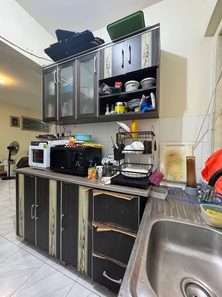 Apartment for Sale at Lakeview Apartments - Azmi . - Kitchen - PropertyGuru.com.my