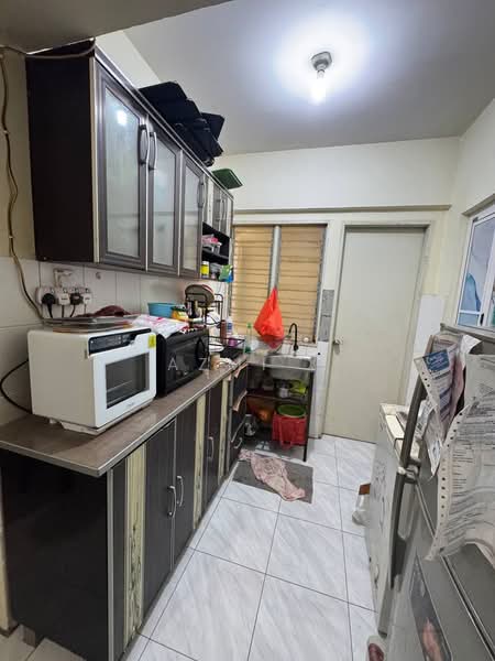 Apartment for Sale at Lakeview Apartments - Azmi . - Kitchen - PropertyGuru.com.my