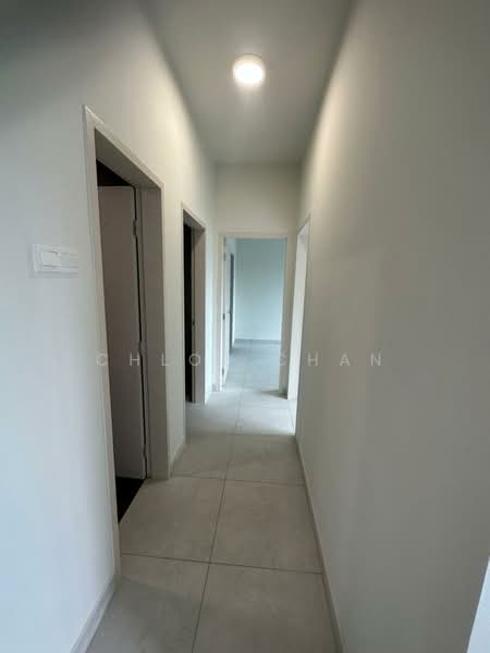 Service Residence for Sale at Majestic Maxim - Chloe Chan - Corridor - PropertyGuru.com.my