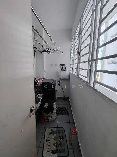 Pangsapuri untuk Disewa di Idaman Residence - Nick Low - Balcony - PropertyGuru.com.my