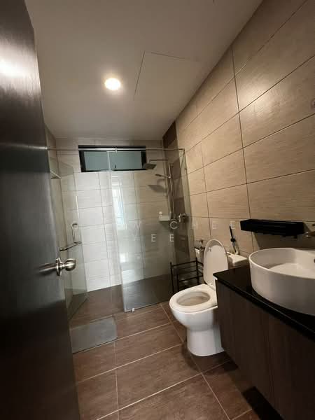 Servis Apartment untuk Disewa di Molek Regency - Chew Chee Yee - Bathroom - PropertyGuru.com.my