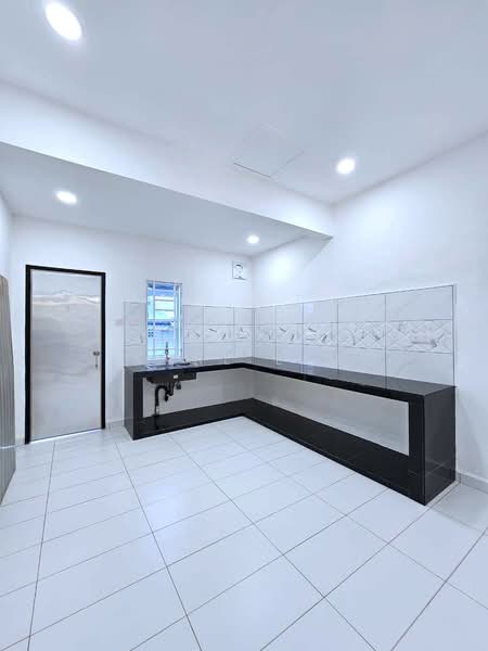 Rumah Teres 1 Tingkat untuk Dijual di Taman Ungku Tun Aminah (Skudai) - Karl Lim - Kitchen - PropertyGuru.com.my