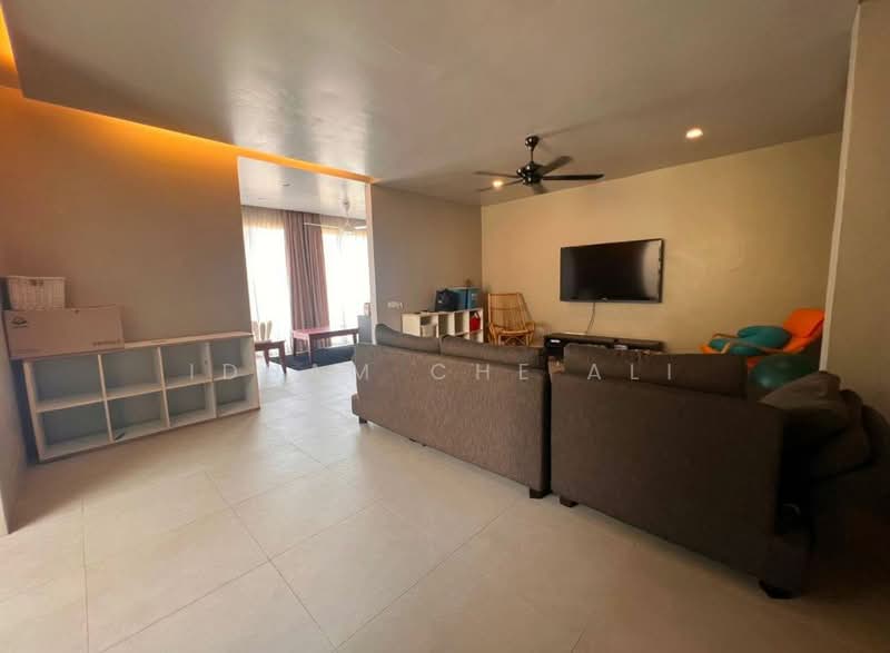 Bungalow for Sale in Tok Sira (Kuantan) - Idham Che'Ali - Living Room - PropertyGuru.com.my