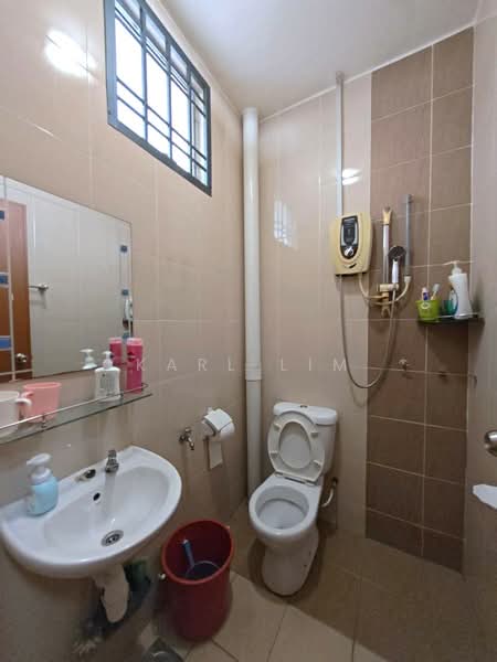 Rumah Teres 2 Tingkat untuk Dijual di Taman Bestari Indah (Ulu Tiram) - Karl Lim - Bathroom - PropertyGuru.com.my