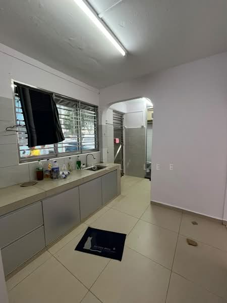 Rumah Flat untuk Disewa di Flat Taman Ungku Tun Aminah - Samuel Lee - Kitchen - PropertyGuru.com.my
