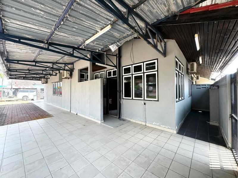 1-storey Terraced House for Sale in Taman Daya (Johor Bahru) - Andrew Teo - Exterior - PropertyGuru.com.my