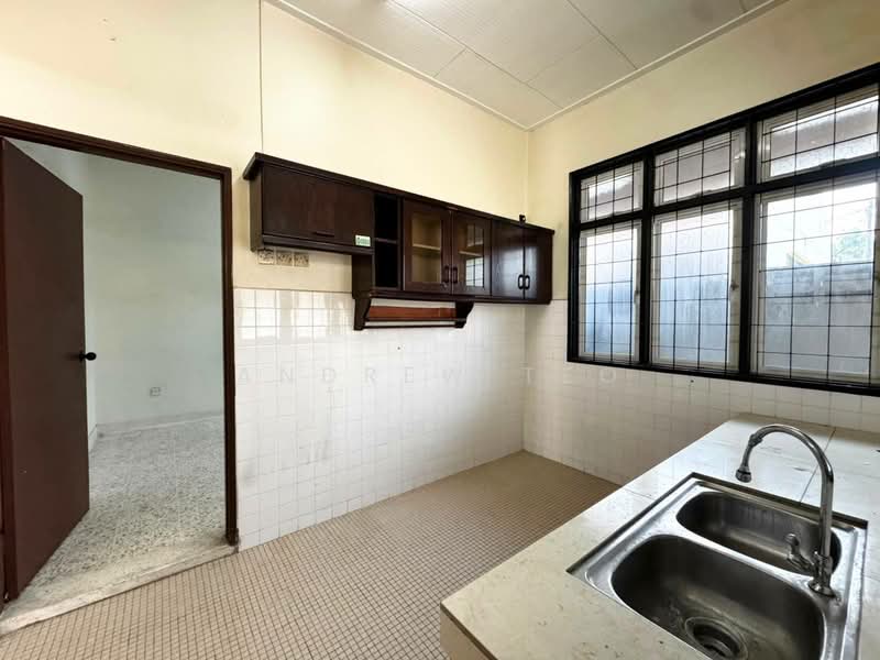 1-storey Terraced House for Sale in Taman Daya (Johor Bahru) - Andrew Teo - Kitchen - PropertyGuru.com.my