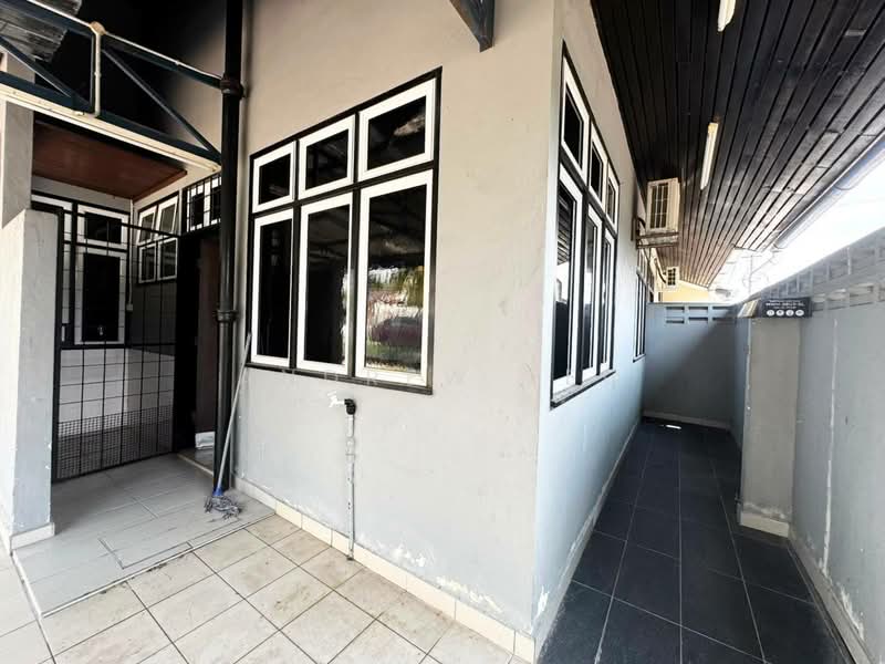 1-storey Terraced House for Sale in Taman Daya (Johor Bahru) - Andrew Teo - Exterior - PropertyGuru.com.my