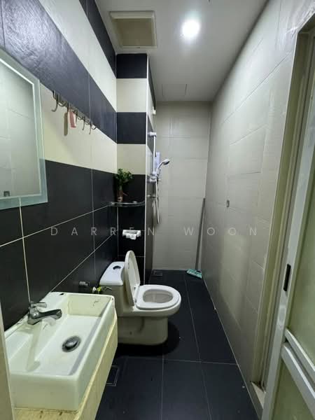 Service Residence for Rent at D'Secret Garden (Pangsapuri Kempas Indah) - Darren Woon - Bathroom - PropertyGuru.com.my