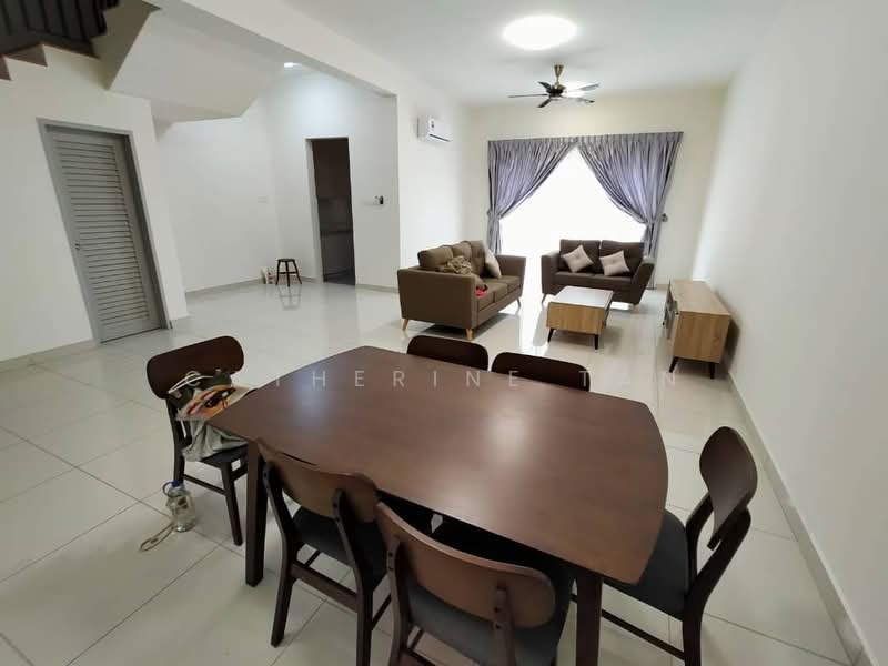 3-storey Terraced House for Sale in Telok Panglima Garang (Selangor) - Catherine Tan - Living Room - PropertyGuru.com.my