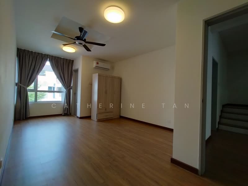 3-storey Terraced House for Sale in Telok Panglima Garang (Selangor) - Catherine Tan - Living Room - PropertyGuru.com.my