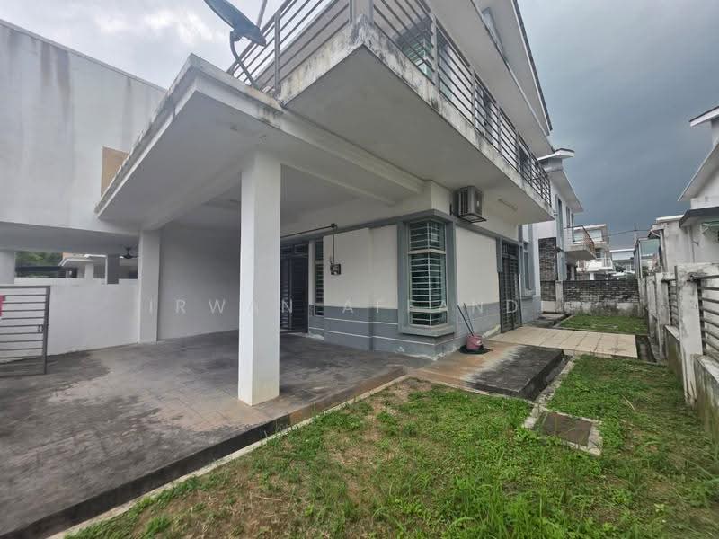 Semi-Detached House for Sale in Bandar Saujana Putra (Tanjong Duabelas) - Irwan Affandi - Exterior - PropertyGuru.com.my