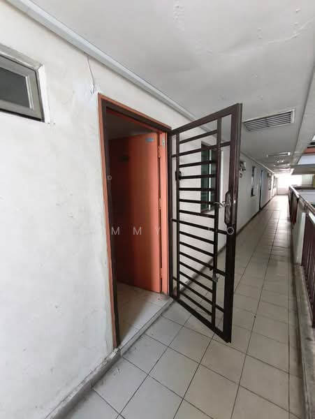 Service Residence for Sale at The Embassy (Bangunan Duta Impian) - SAMMY TEO - Corridor - PropertyGuru.com.my