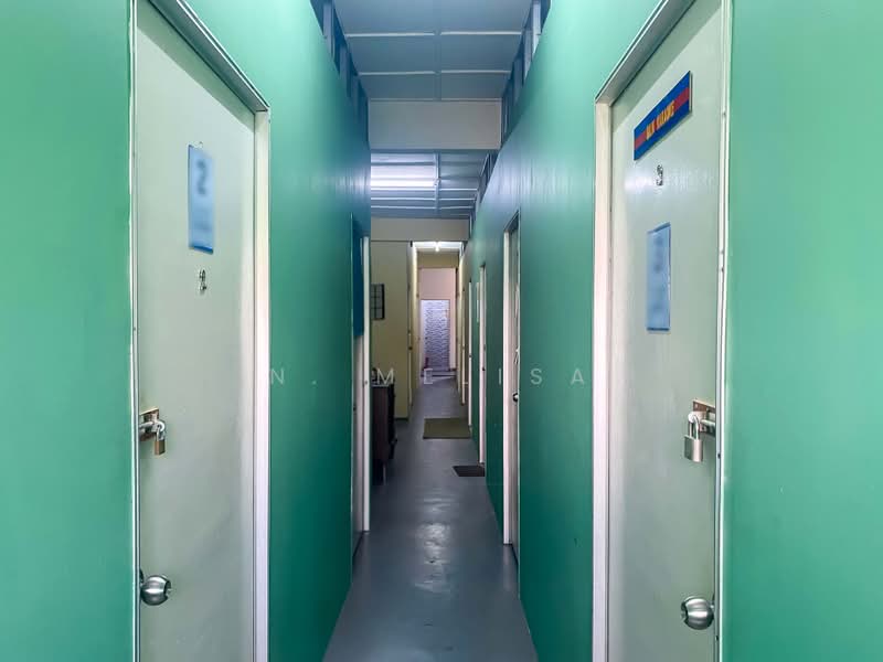 Kedai / Pejabat untuk Dijual di Taman Perindustrian Saujana Indah (Saujana) - N. Melisa - Corridor - PropertyGuru.com.my