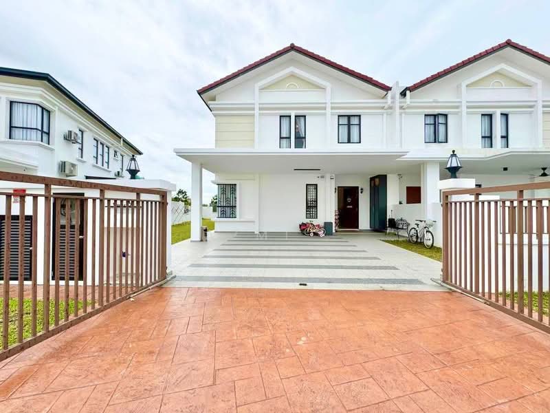 Rumah Berkembar untuk Dijual di Alam Sari (Bangi) - Azmi . - Exterior - PropertyGuru.com.my