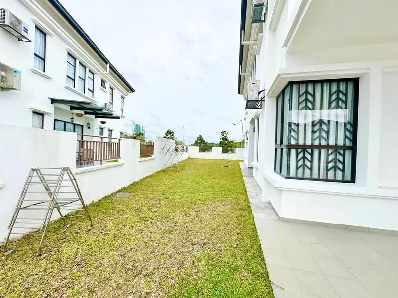 Rumah Berkembar untuk Dijual di Alam Sari (Bangi) - Azmi . - Exterior - PropertyGuru.com.my
