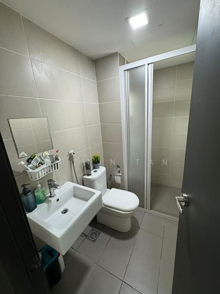 Servis Apartment untuk Disewa di Emira Residence - Justin Tan - Bathroom - PropertyGuru.com.my