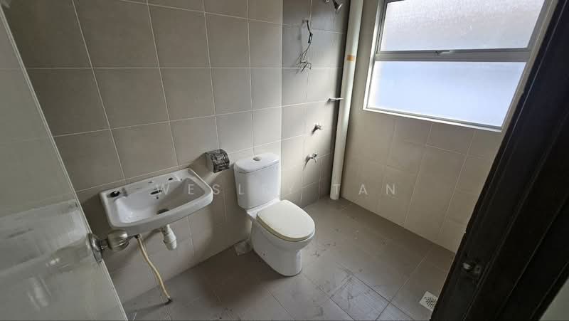 Rumah Kluster untuk Dijual di Taman Nuri (Durian Tunggal) - Wesley Tan - Bathroom - PropertyGuru.com.my
