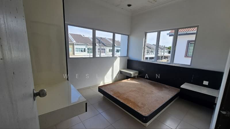 Rumah Kluster untuk Dijual di Taman Nuri (Durian Tunggal) - Wesley Tan - Bedroom - PropertyGuru.com.my