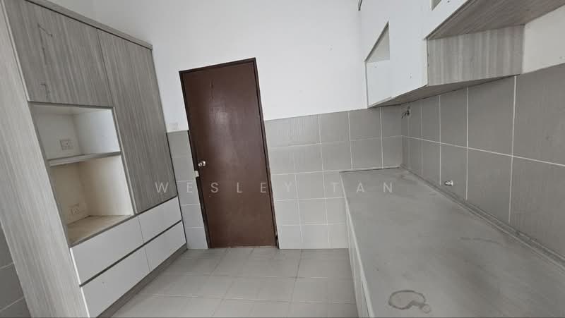 Rumah Kluster untuk Dijual di Taman Nuri (Durian Tunggal) - Wesley Tan - Kitchen - PropertyGuru.com.my