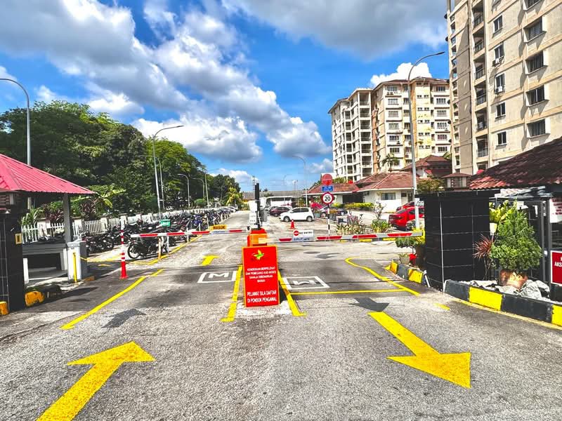 Kondominium untuk Dijual di Kenaria Condominium - Azli Ibrahim - Exterior - PropertyGuru.com.my